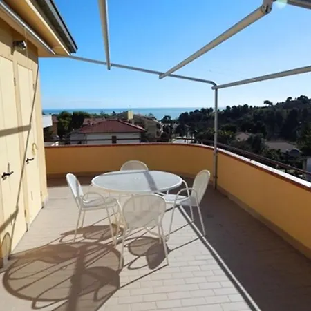 Διαμέρισμα N028 - Numana, Ampio Trilocale Con Terrazzo Vista Mare Numana